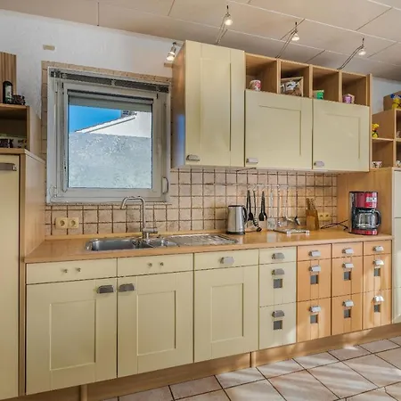 House Nika With Pool And Jacuzzi Holiday home *